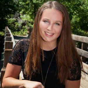 Meet your Posher, Devyn